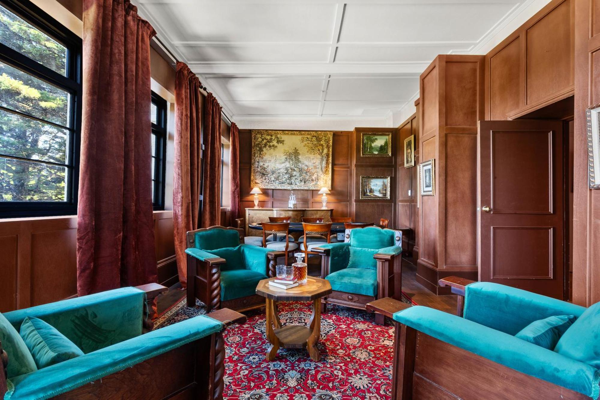 The Robertson Hotel Екстериор снимка