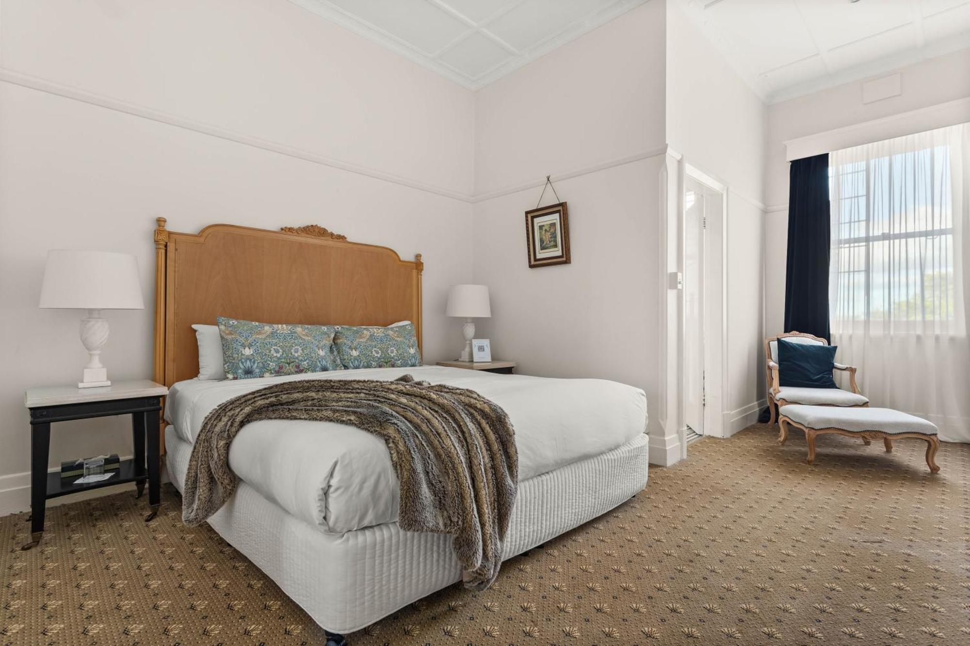 The Robertson Hotel Екстериор снимка