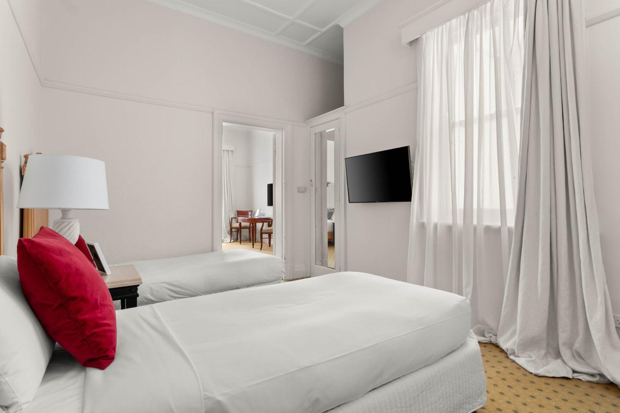 The Robertson Hotel Екстериор снимка