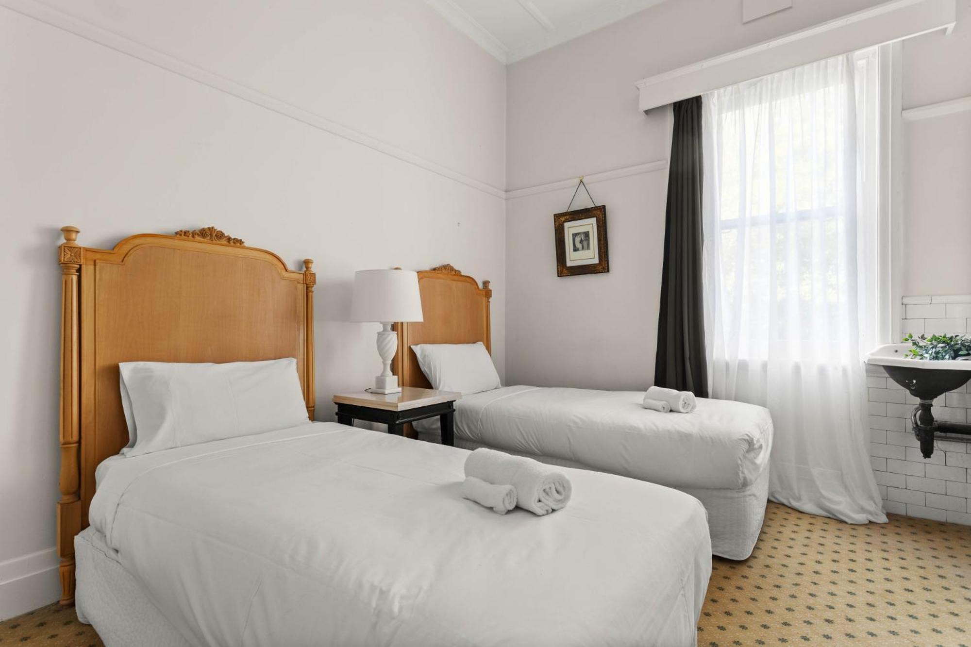 The Robertson Hotel Екстериор снимка