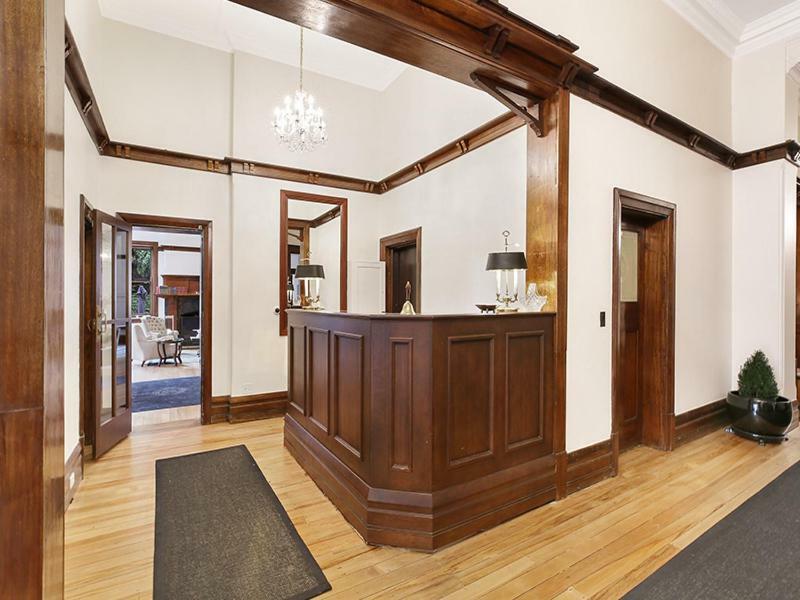 The Robertson Hotel Екстериор снимка